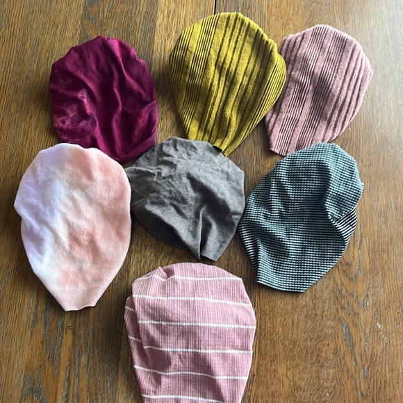 Bunny Knots Infant Hats with bows Bundle of 7 Size Small - Picture 9 of 11